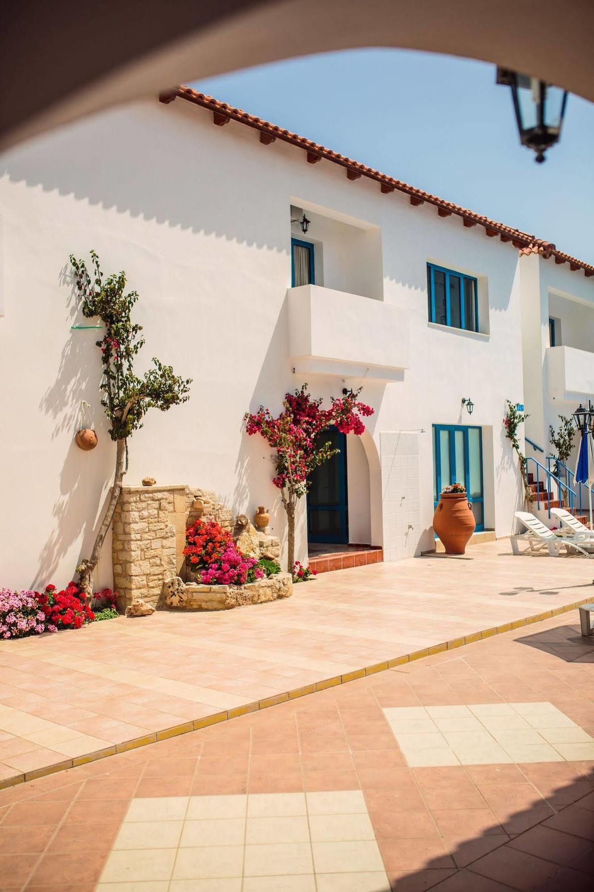 Iliana Apartments جورجيوبوليس المظهر الخارجي الصورة